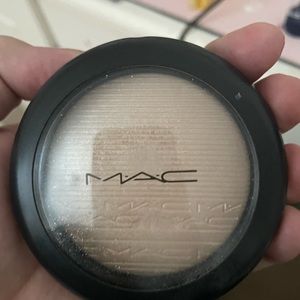 Mac Cosmetics Extra Dimension Skinfinish